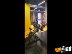 vanessakiss - Pissen auf Gym